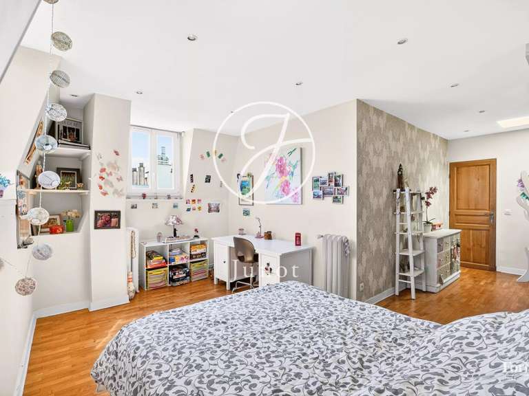 Maison Saint-Cloud - 6 chambres - 209m²