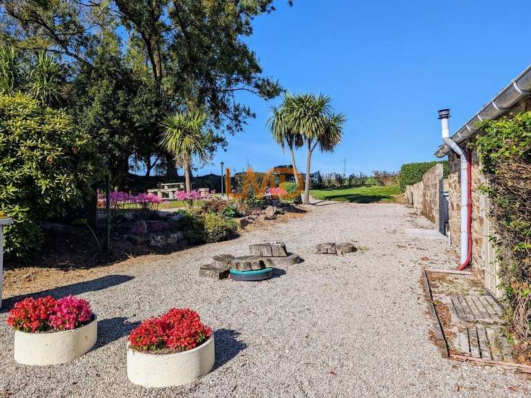 Maison Saint-Coulitz - 17 chambres - 708m²