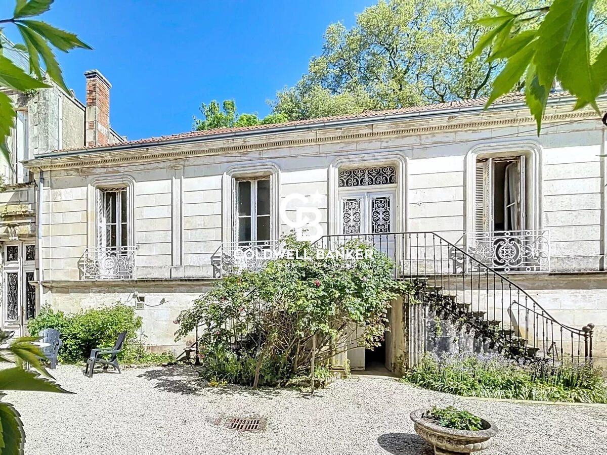 House Saint-Coutant-le-Grand