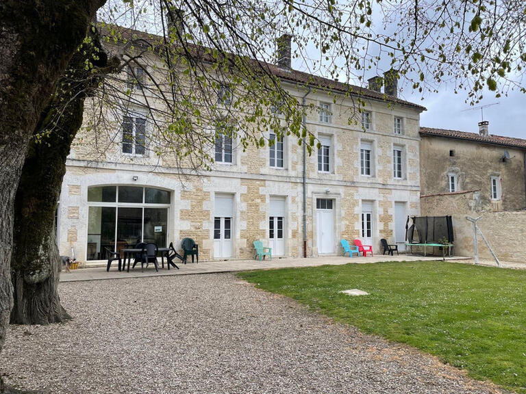 Vente Maison Saint-Cybardeaux - 9 chambres