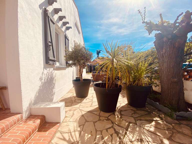 Villa Saint-Cyprien - 5 bedrooms - 150m²