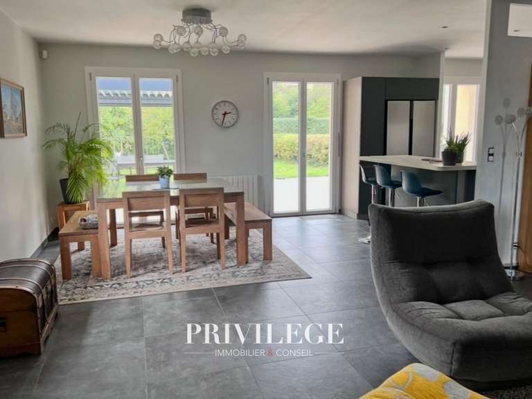 Maison Saint-Cyr-au-Mont-d'Or - 4 chambres - 184m²