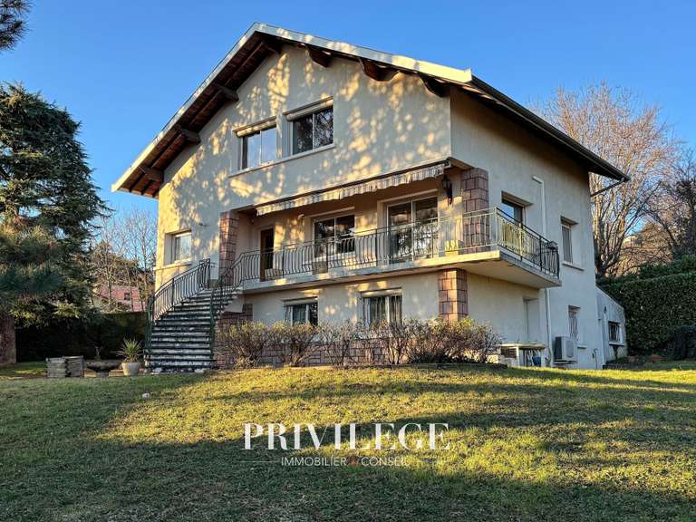 Maison Saint-Cyr-au-Mont-d'Or - 5 chambres - 229m²