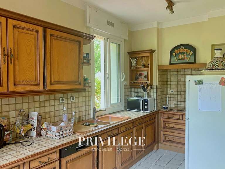 Maison Saint-Cyr-au-Mont-d'Or - 5 chambres - 229m²