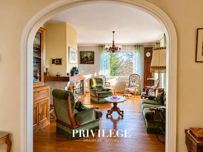 Maison Saint-Cyr-au-Mont-d'Or - 5 chambres - 229m²