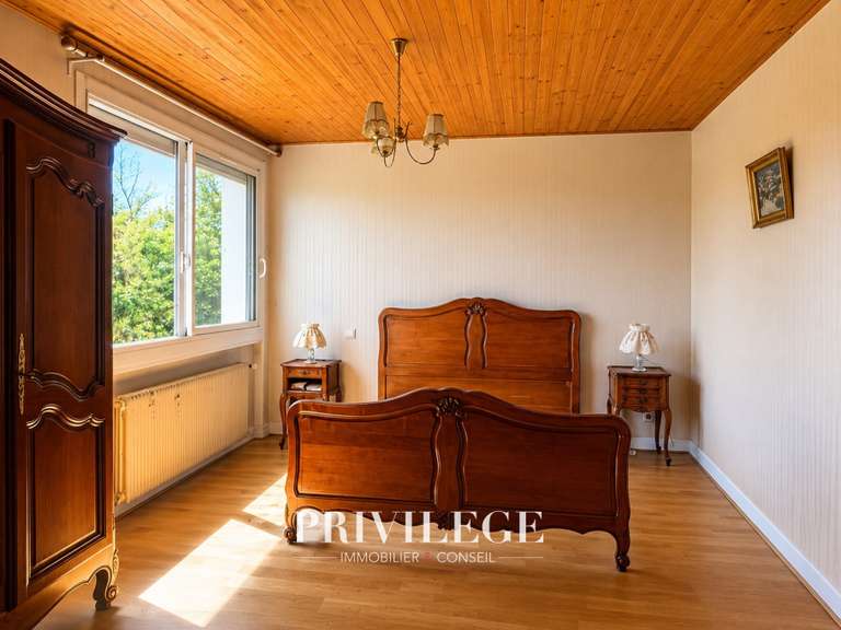 Maison Saint-Cyr-au-Mont-d'Or - 5 chambres - 229m²