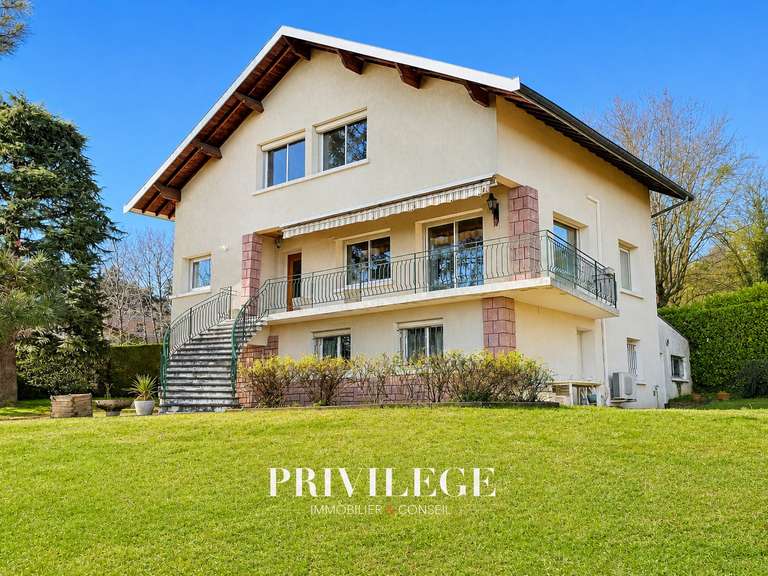 Maison Saint-Cyr-au-Mont-d'Or - 5 chambres - 229m²