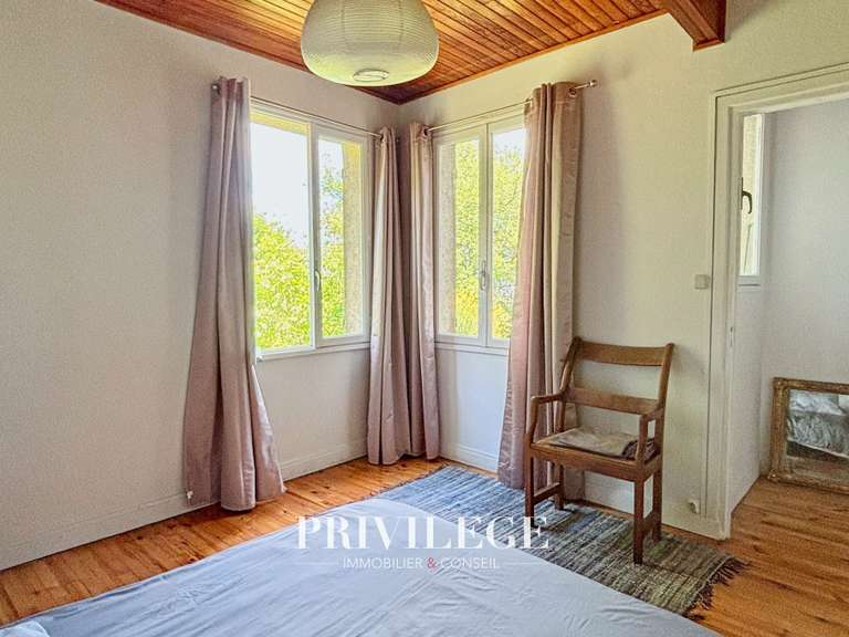 Maison Saint-Cyr-au-Mont-d'Or - 6 chambres - 220m²