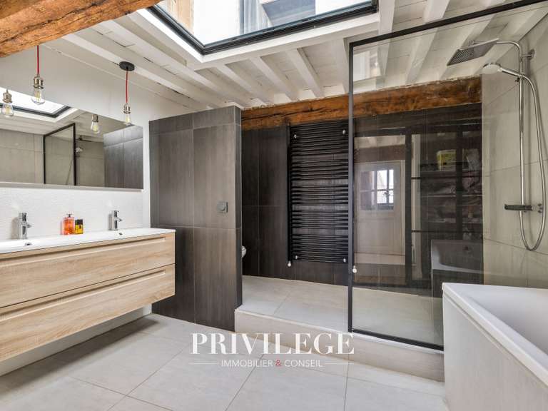 Maison Saint-Cyr-au-Mont-d'Or - 3 chambres - 180m²