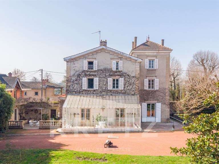 Maison Saint-Cyr-au-Mont-d'Or - 9 chambres - 380m²