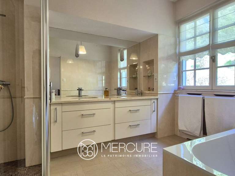 Maison Saint-Cyr-au-Mont-d'Or - 5 chambres - 350m²