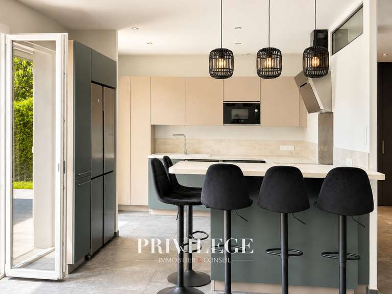 Maison Saint-Cyr-au-Mont-d'Or - 4 chambres - 184m²