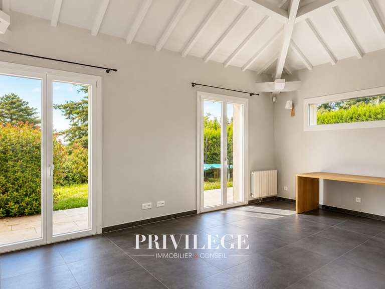 Maison Saint-Cyr-au-Mont-d'Or - 4 chambres - 184m²