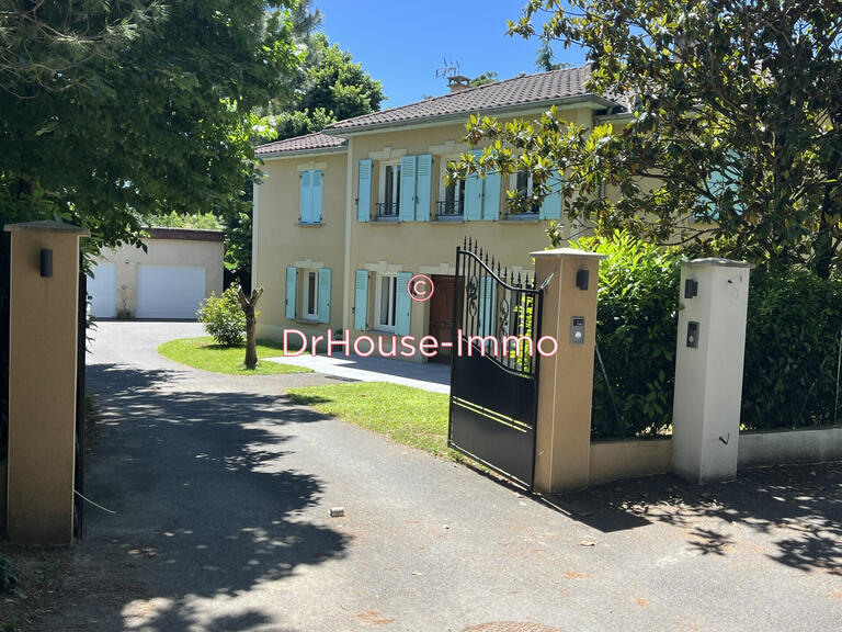 Villa Saint-Cyr-au-Mont-d'Or - 4 bedrooms - 210m²