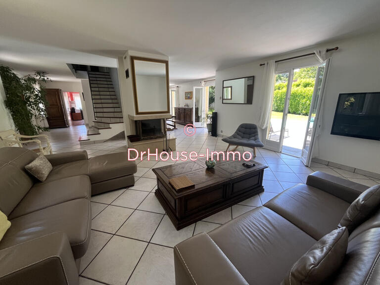 Villa Saint-Cyr-au-Mont-d'Or - 4 bedrooms - 210m²