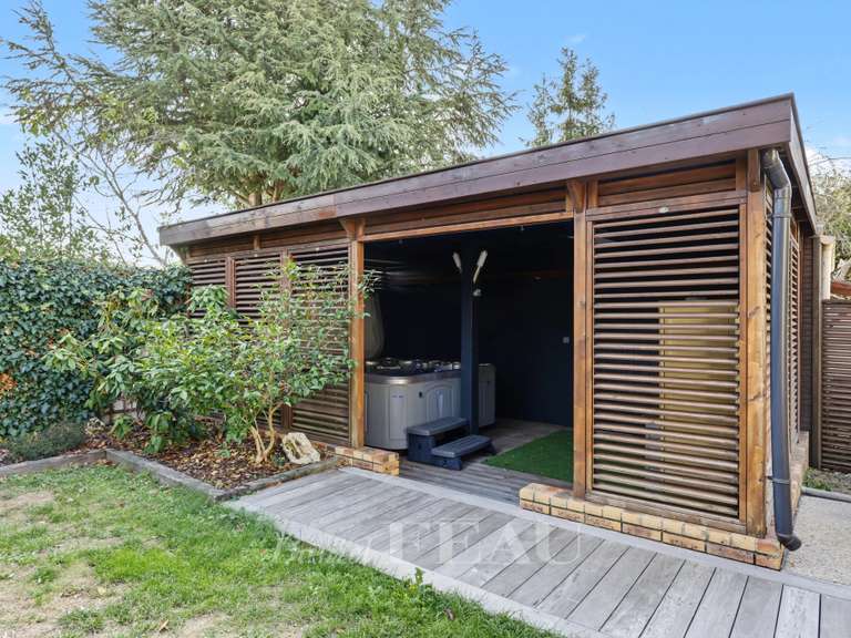 Maison Saint-Cyr-l'École - 5 chambres - 187m²