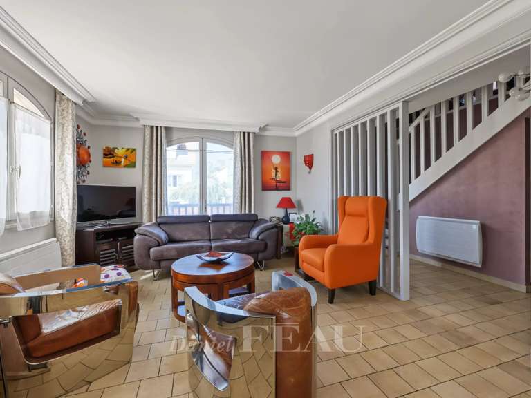Maison Saint-Cyr-l'École - 5 chambres - 187m²