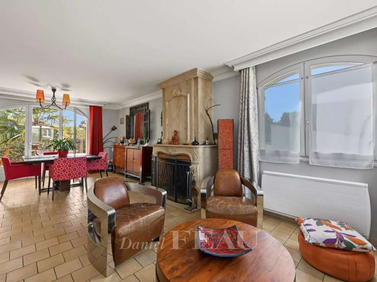 Maison Saint-Cyr-l'École - 5 chambres - 187m²