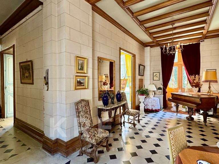 Château Saint-Cyr-sur-Loire - 8 chambres - 640m²