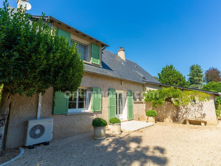 Sale House Saint-Cyr-sur-Loire - 5 bedrooms