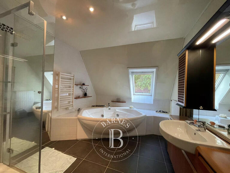 Maison Saint-Cyr-sur-Loire - 6 chambres - 296m²