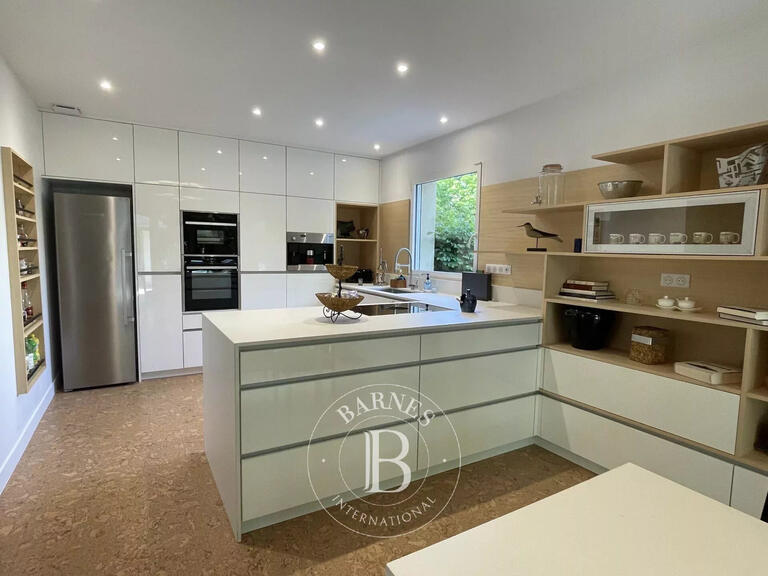 Maison Saint-Cyr-sur-Loire - 6 chambres - 296m²