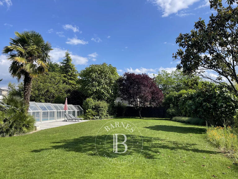 Maison Saint-Cyr-sur-Loire - 6 chambres - 296m²