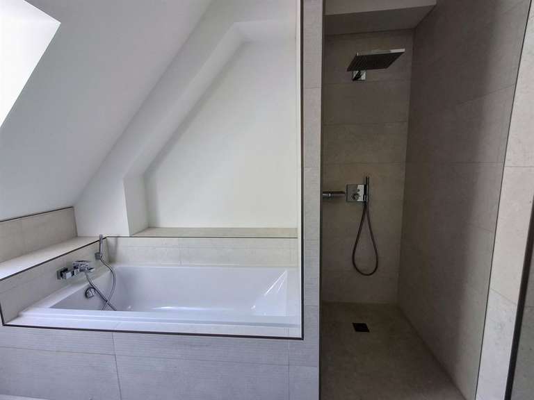 House Saint-Cyr-sur-Loire - 5 bedrooms - 275m²