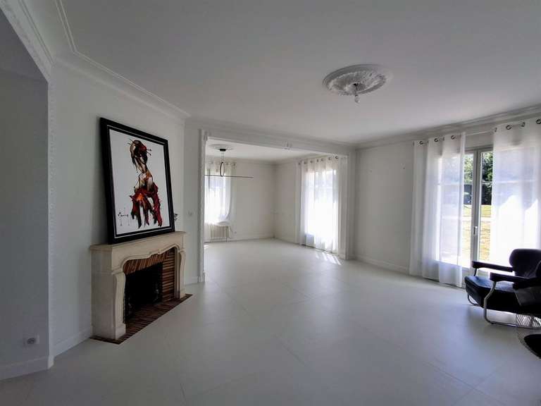 House Saint-Cyr-sur-Loire - 5 bedrooms - 275m²
