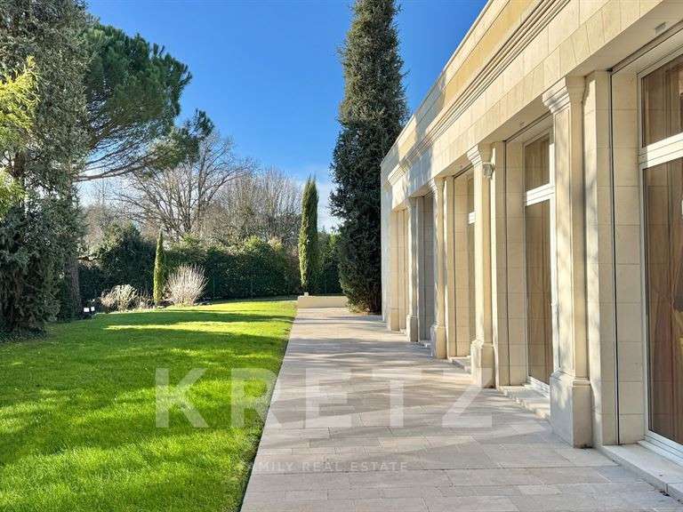 Maison Saint-Cyr-sur-Loire - 7 chambres - 581m²