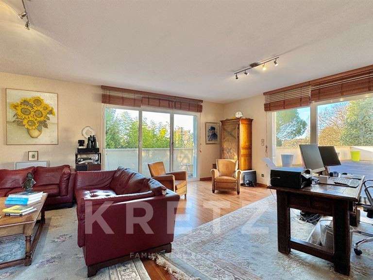 Maison Saint-Cyr-sur-Loire - 7 chambres - 581m²