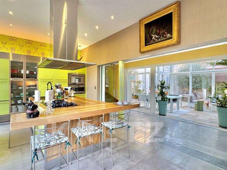 Maison Saint-Cyr-sur-Loire - 7 chambres - 581m²