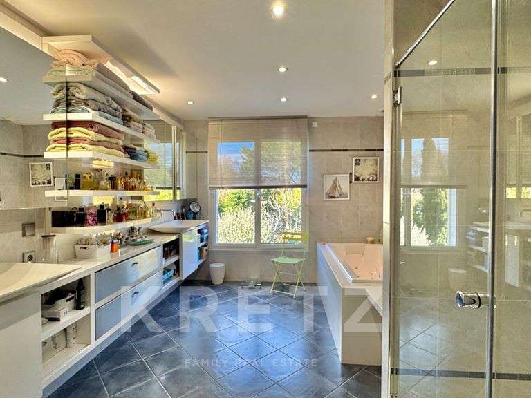 Maison Saint-Cyr-sur-Loire - 7 chambres - 581m²