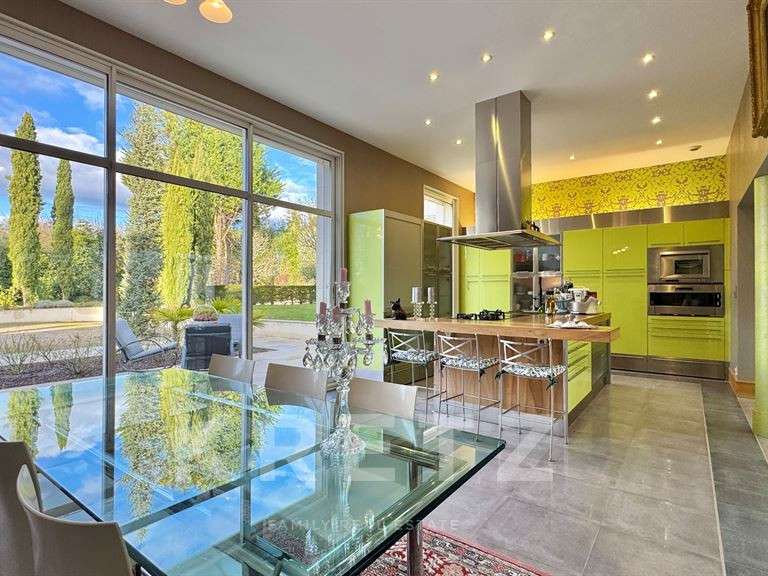 Maison Saint-Cyr-sur-Loire - 7 chambres - 581m²