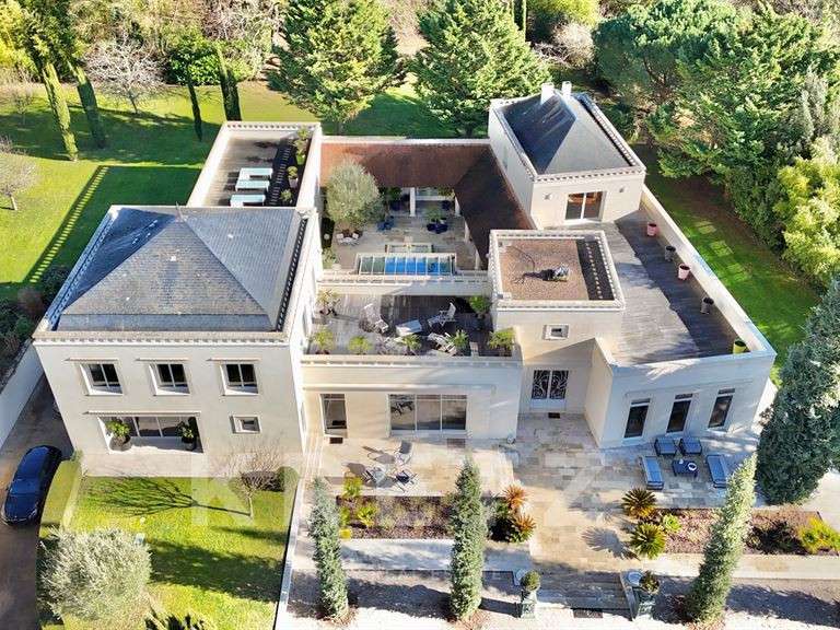 Maison Saint-Cyr-sur-Loire - 7 chambres - 581m²