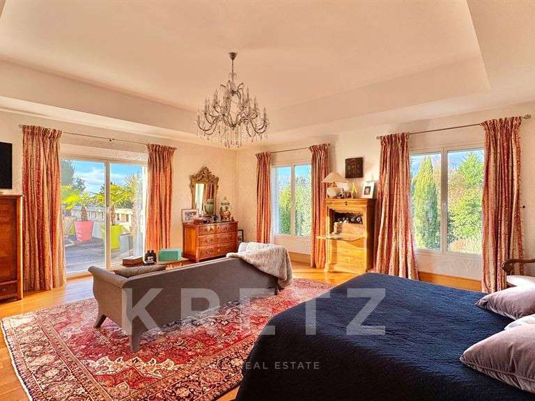 Maison Saint-Cyr-sur-Loire - 7 chambres - 581m²