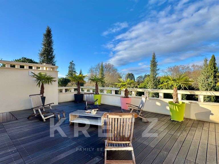 Maison Saint-Cyr-sur-Loire - 7 chambres - 581m²