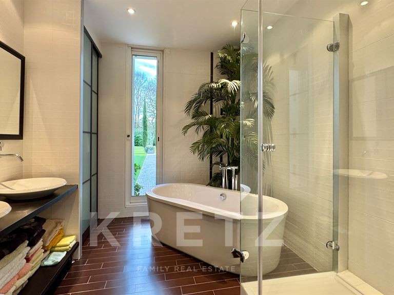 House Saint-Cyr-sur-Loire - 7 bedrooms - 581m²