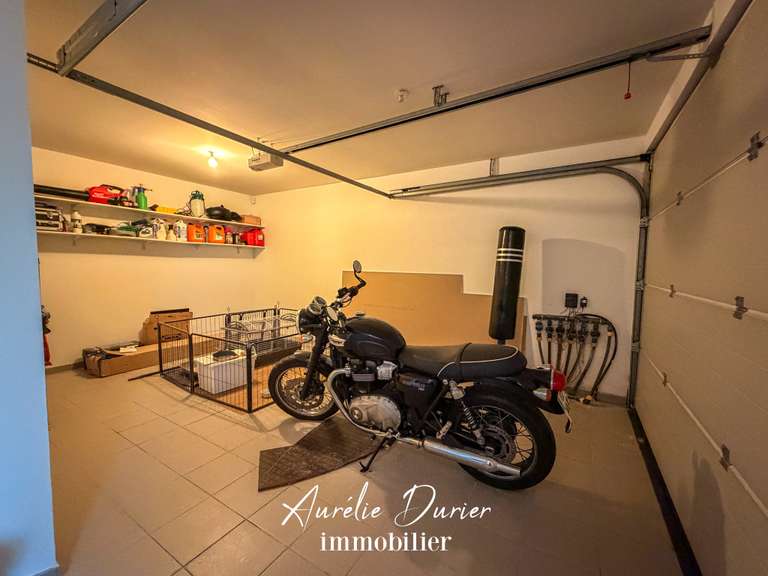 Maison Saint-Cyr-sur-Loire - 4 chambres - 201m²