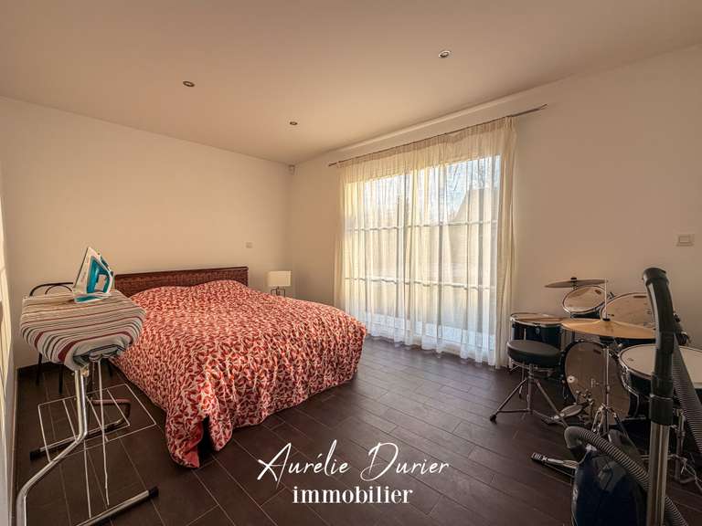 Maison Saint-Cyr-sur-Loire - 4 chambres - 201m²