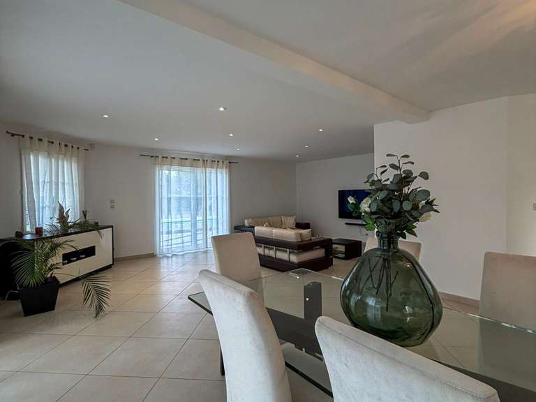 Maison Saint-Cyr-sur-Loire - 4 chambres - 201m²