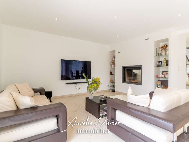 Maison Saint-Cyr-sur-Loire - 4 chambres - 201m²