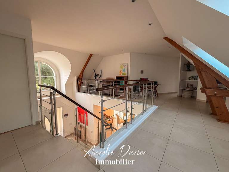 Maison Saint-Cyr-sur-Loire - 4 chambres - 201m²