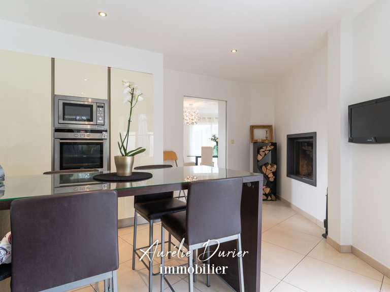 Maison Saint-Cyr-sur-Loire - 4 chambres - 201m²