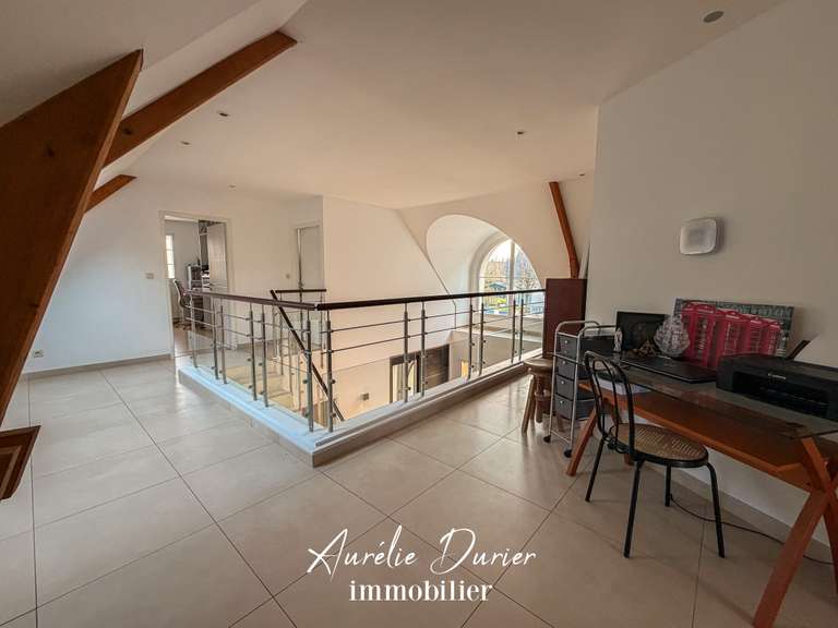 Maison Saint-Cyr-sur-Loire - 4 chambres - 201m²