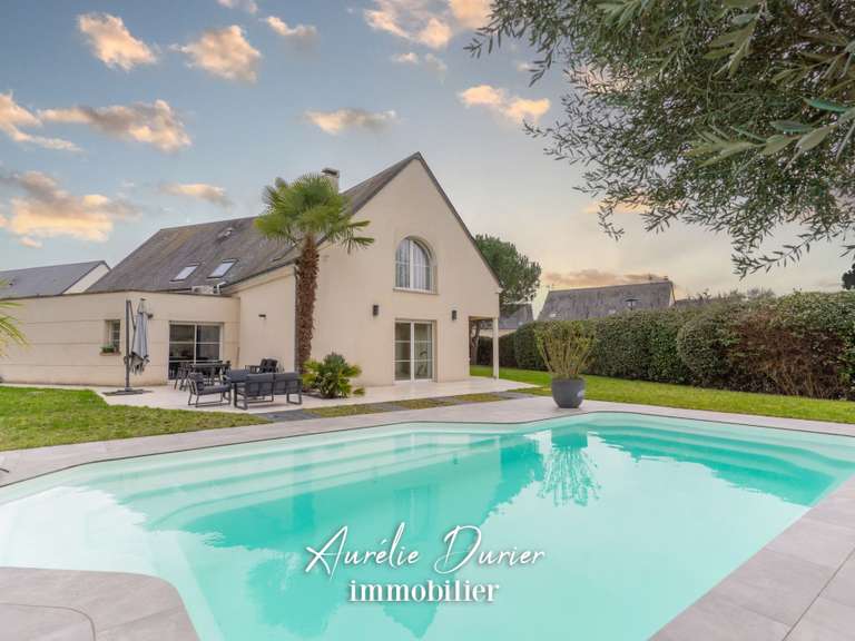 Maison Saint-Cyr-sur-Loire - 4 chambres - 201m²