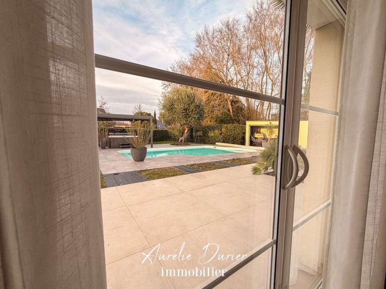 Maison Saint-Cyr-sur-Loire - 4 chambres - 201m²