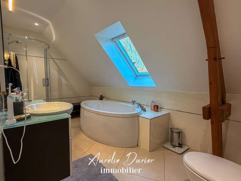 Maison Saint-Cyr-sur-Loire - 4 chambres - 201m²