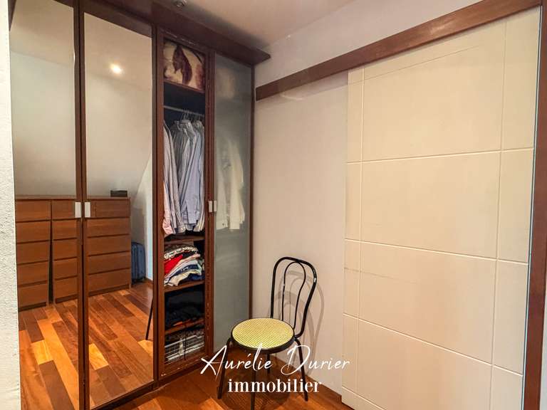 Maison Saint-Cyr-sur-Loire - 4 chambres - 201m²