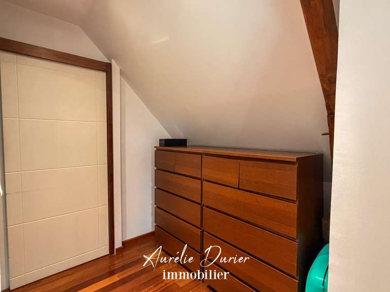 Maison Saint-Cyr-sur-Loire - 4 chambres - 201m²